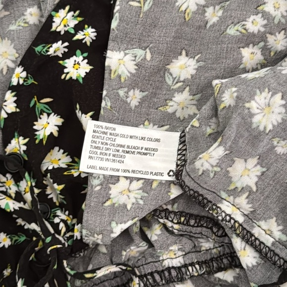 Wild Fable | floral tie front crop shirt | size L - Picture 4 of 5